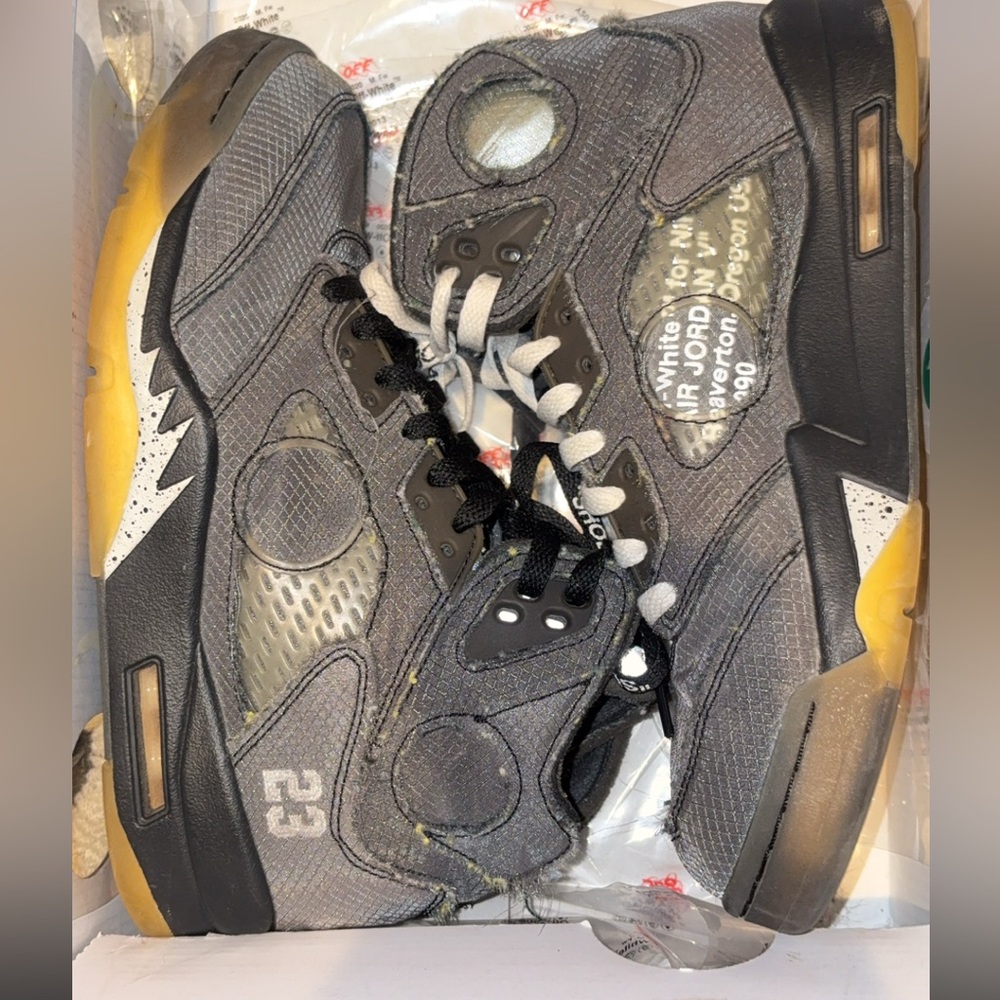 Jordan 5 offwhite